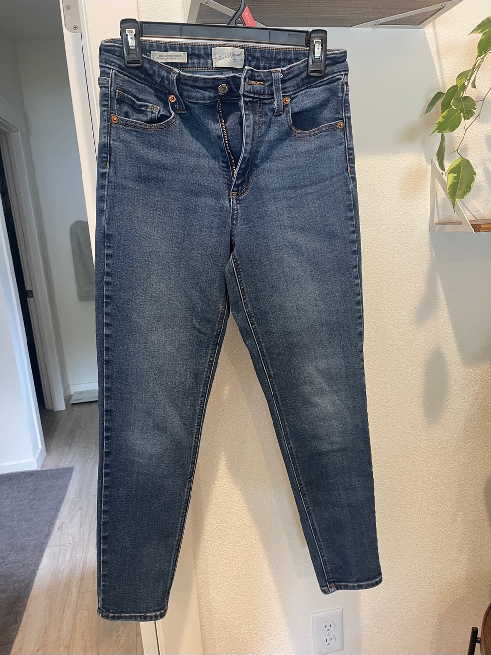 Universal Thread High-Rise Dark Blue Denim Jeans